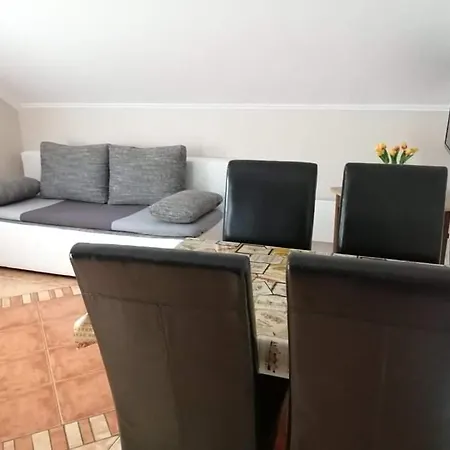 Laci Apartment