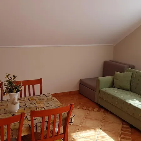 Laci Apartmán *