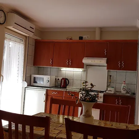 Apartment Laci *